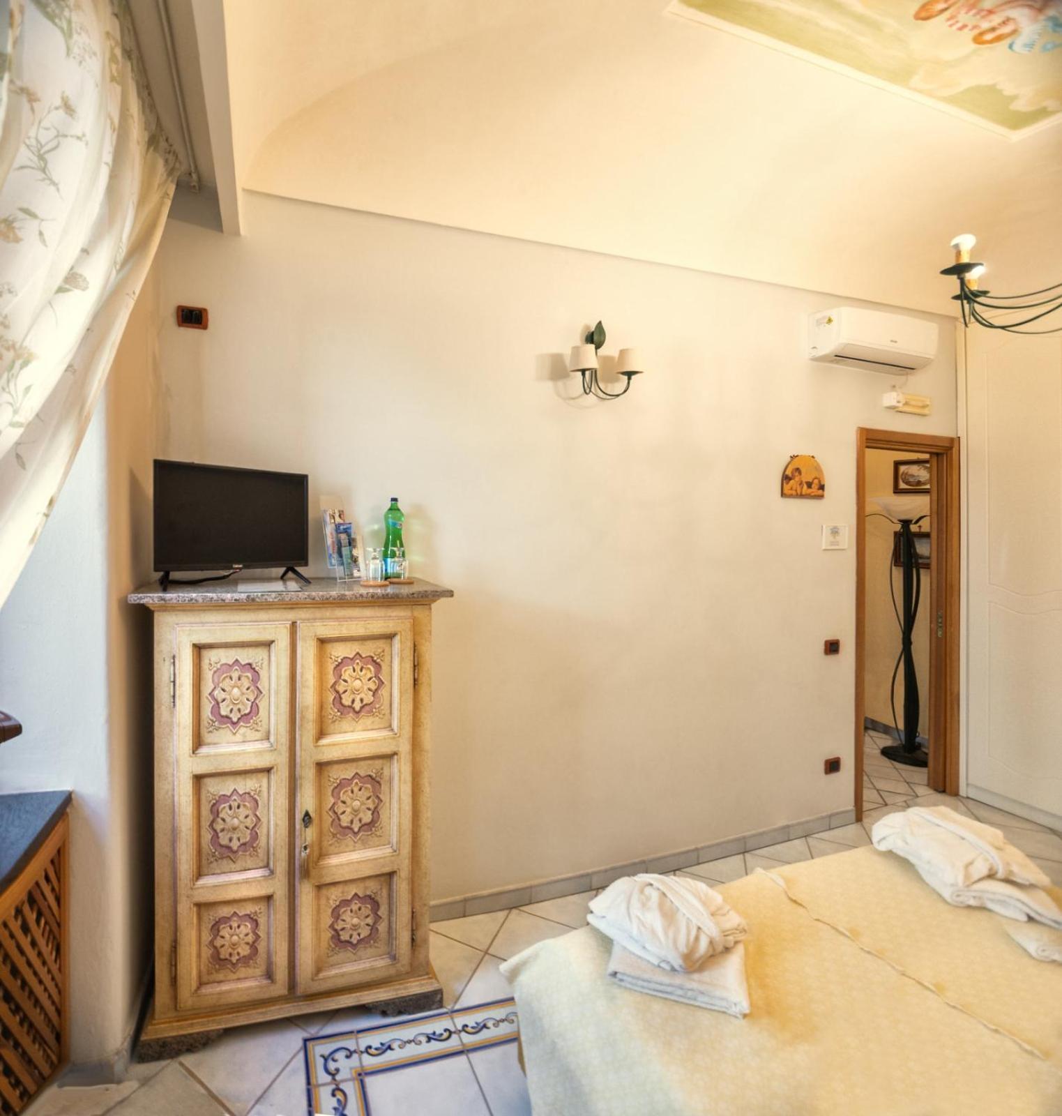 La Finestra Sul Mare Bed & Breakfast Ischia Dış mekan fotoğraf